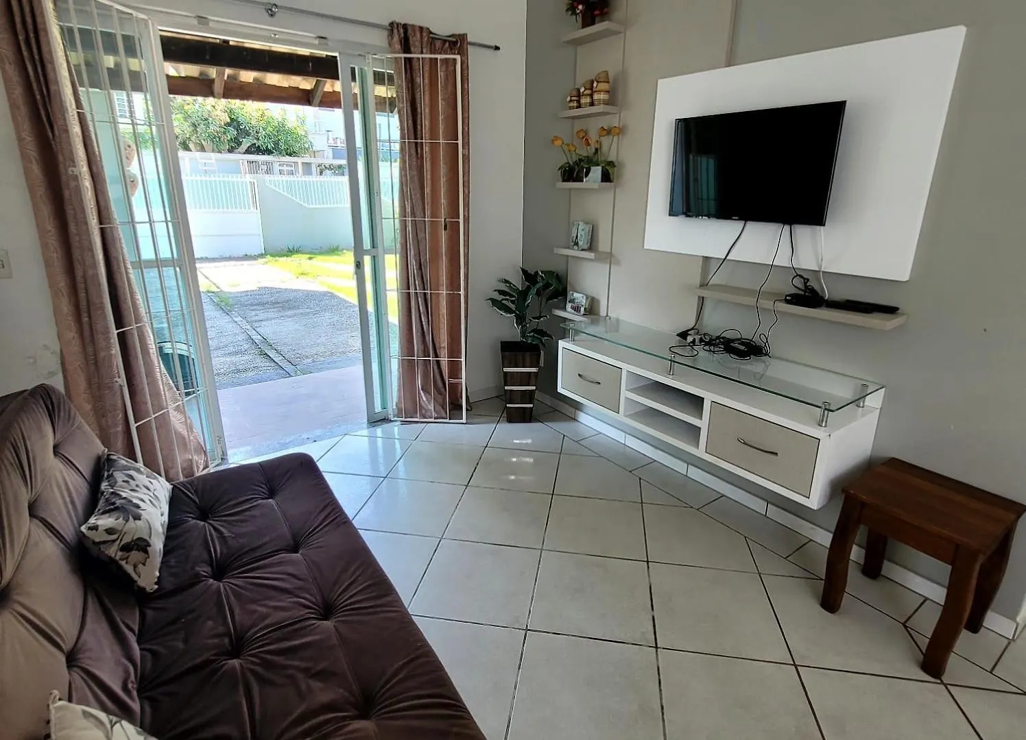 Bombinhas Brasil Residence Tourist Home No Centro De Bombinhas 0*,  Brazil